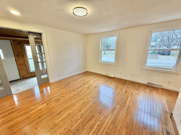 8083 Green, Grand DeTour, Illinois 61021, 3 Bedrooms Bedrooms, ,3 BathroomsBathrooms,House,For Sale,Green,202601415