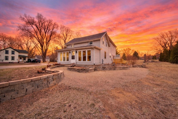 8083 Green, Grand DeTour, Illinois 61021, 3 Bedrooms Bedrooms, ,3 BathroomsBathrooms,House,For Sale,Green,202601415