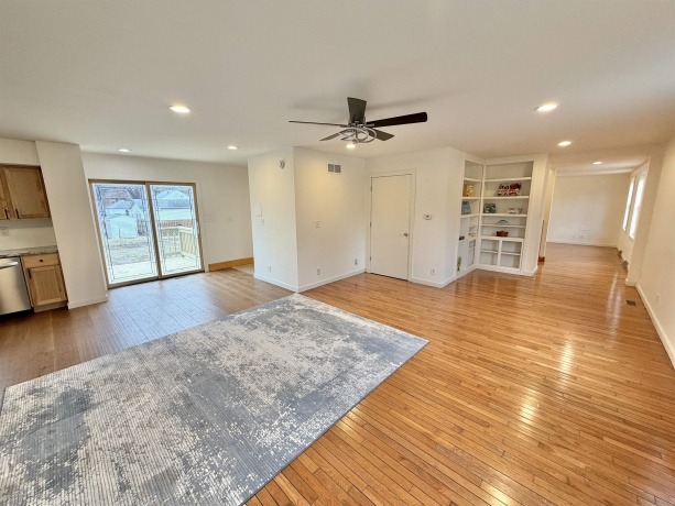 8083 Green, Grand DeTour, Illinois 61021, 3 Bedrooms Bedrooms, ,3 BathroomsBathrooms,House,For Sale,Green,202601415