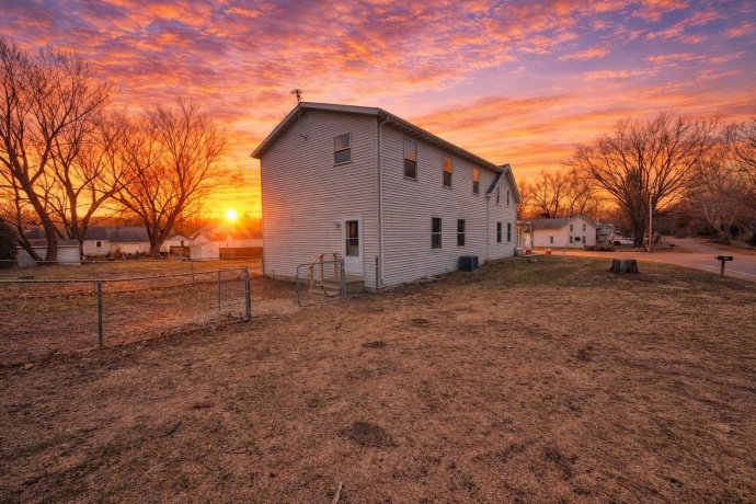 8083 Green, Grand DeTour, Illinois 61021, 3 Bedrooms Bedrooms, ,3 BathroomsBathrooms,House,For Sale,Green,202601415