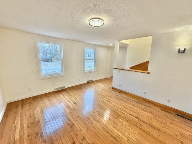 8083 Green, Grand DeTour, Illinois 61021, 3 Bedrooms Bedrooms, ,3 BathroomsBathrooms,House,For Sale,Green,202601415