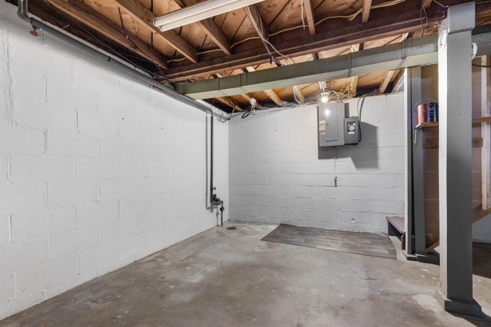 2120 Van Wie, ROCKFORD, Illinois 61103, 2 Bedrooms Bedrooms, ,1 BathroomBathrooms,House,For Sale,Van Wie,202601419