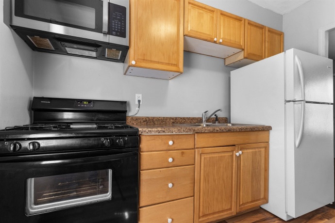 2120 Van Wie, ROCKFORD, Illinois 61103, 2 Bedrooms Bedrooms, ,1 BathroomBathrooms,House,For Sale,Van Wie,202601419