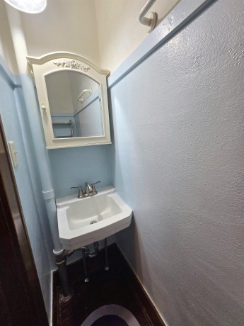 2215 Benderwirt, ROCKFORD, Illinois 61103, 2 Bedrooms Bedrooms, ,1 BathroomBathrooms,House,For Sale,Benderwirt,202601422