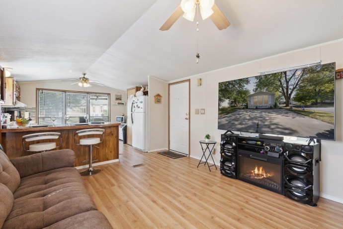 579 Park, BELVIDERE, Illinois 61008, 2 Bedrooms Bedrooms, ,1 BathroomBathrooms,House,For Sale,Park,202506015