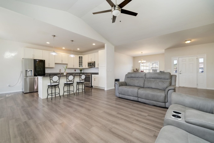 429 Dekalb, MAPLE PARK, Illinois 60151, 3 Bedrooms Bedrooms, ,2 BathroomsBathrooms,House,For Sale,Dekalb,202600836