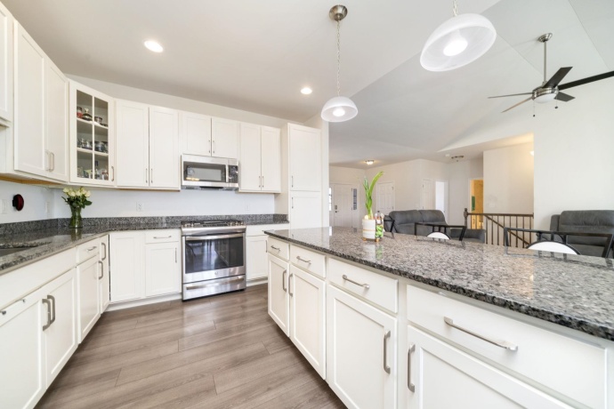 429 Dekalb, MAPLE PARK, Illinois 60151, 3 Bedrooms Bedrooms, ,2 BathroomsBathrooms,House,For Sale,Dekalb,202600836