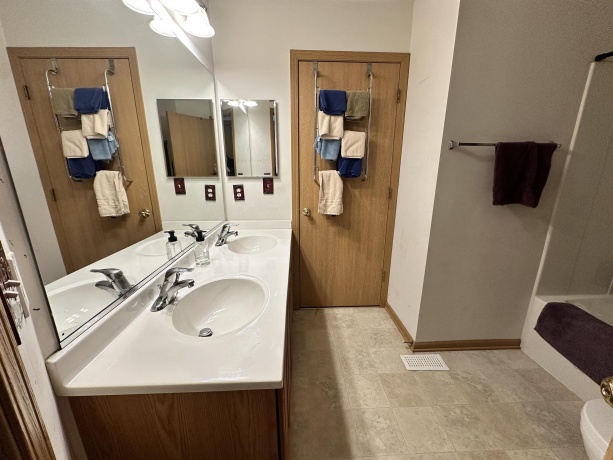 47D Rolling Oaks, SUGAR GROVE, Illinois 60554, 3 Bedrooms Bedrooms, ,1 BathroomBathrooms,Condominium,For Sale,Rolling Oaks,202601446