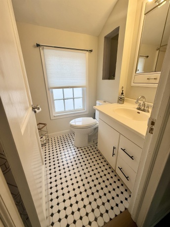 401 Junius, LOVES PARK, Illinois 61111, 3 Bedrooms Bedrooms, ,2 BathroomsBathrooms,House,For Sale,Junius,202601132