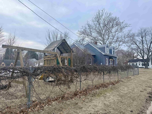 401 Junius, LOVES PARK, Illinois 61111, 3 Bedrooms Bedrooms, ,2 BathroomsBathrooms,House,For Sale,Junius,202601132