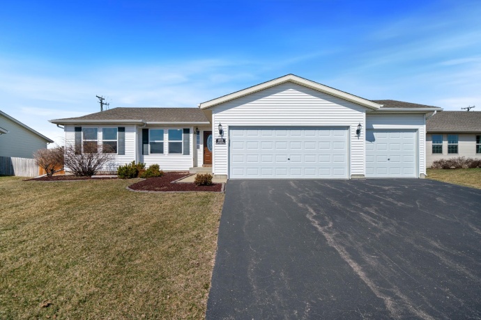 6928 Tupelo, LOVES PARK, Illinois 61111, 3 Bedrooms Bedrooms, ,2 BathroomsBathrooms,House,For Sale,Tupelo,202601450