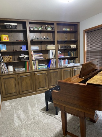 676 Sioux, FREEPORT, Illinois 61032, 4 Bedrooms Bedrooms, ,2 BathroomsBathrooms,House,For Sale,Sioux,202601457