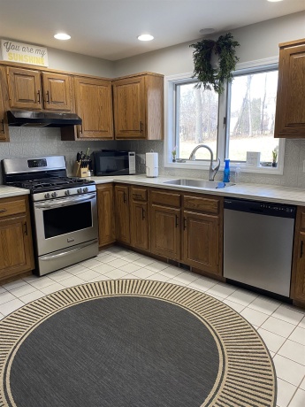 676 Sioux, FREEPORT, Illinois 61032, 4 Bedrooms Bedrooms, ,2 BathroomsBathrooms,House,For Sale,Sioux,202601457