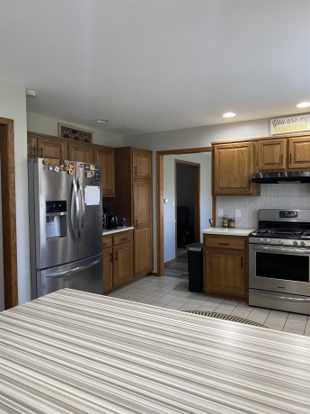 676 Sioux, FREEPORT, Illinois 61032, 4 Bedrooms Bedrooms, ,2 BathroomsBathrooms,House,For Sale,Sioux,202601457