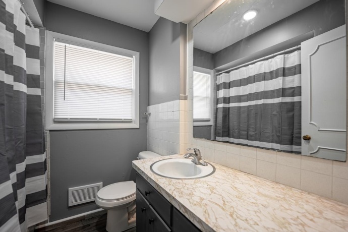 5870 GARRETT, ROCKFORD, Illinois 61107, ,2 Units,For Sale,GARRETT,202601458