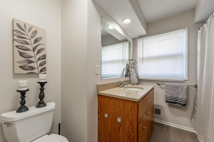 5870 GARRETT, ROCKFORD, Illinois 61107, ,2 Units,For Sale,GARRETT,202601458