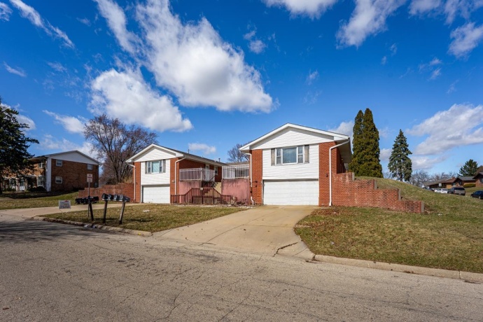 5870 GARRETT, ROCKFORD, Illinois 61107, ,2 Units,For Sale,GARRETT,202601458