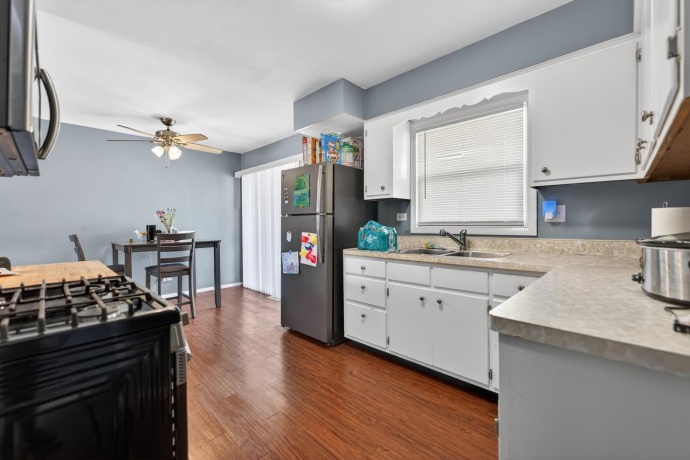 5870 GARRETT, ROCKFORD, Illinois 61107, ,2 Units,For Sale,GARRETT,202601458