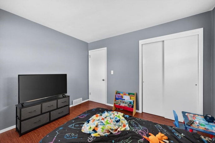 5870 GARRETT, ROCKFORD, Illinois 61107, ,2 Units,For Sale,GARRETT,202601458