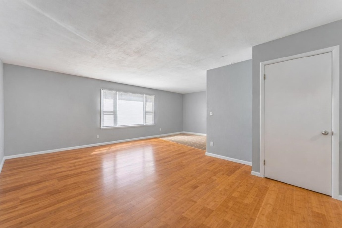 5870 GARRETT, ROCKFORD, Illinois 61107, ,2 Units,For Sale,GARRETT,202601458