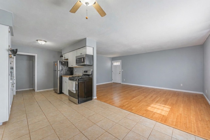 5870 GARRETT, ROCKFORD, Illinois 61107, ,2 Units,For Sale,GARRETT,202601458