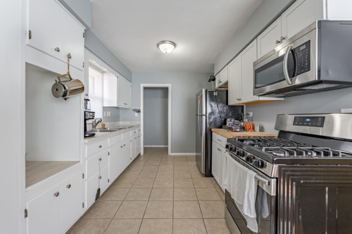 5870 GARRETT, ROCKFORD, Illinois 61107, ,2 Units,For Sale,GARRETT,202601458