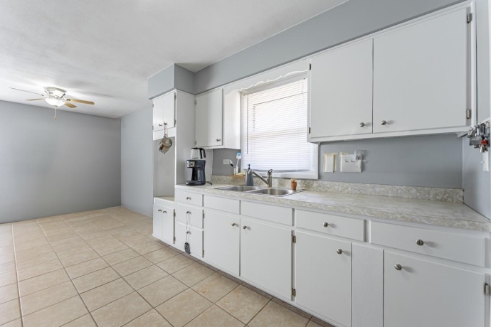 5870 GARRETT, ROCKFORD, Illinois 61107, ,2 Units,For Sale,GARRETT,202601458