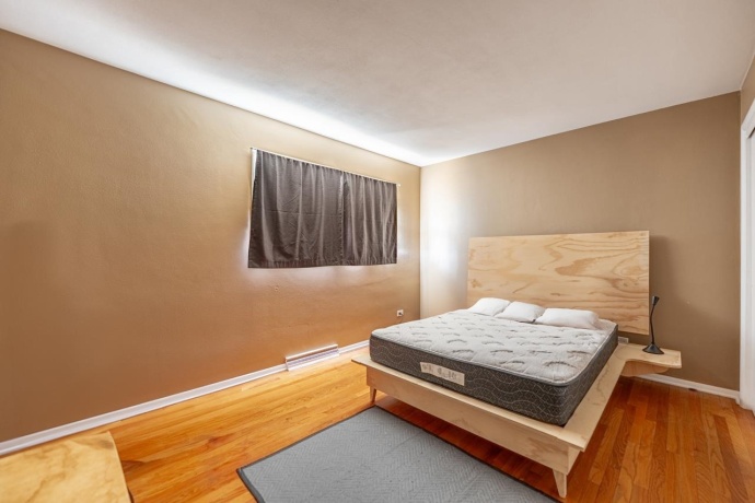 5870 GARRETT, ROCKFORD, Illinois 61107, ,2 Units,For Sale,GARRETT,202601458