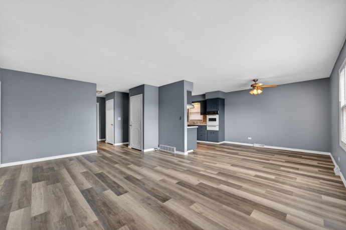 5870 GARRETT, ROCKFORD, Illinois 61107, ,2 Units,For Sale,GARRETT,202601458