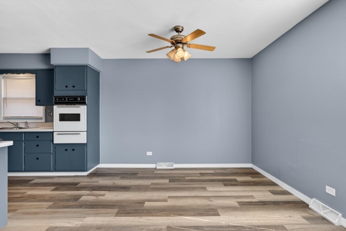 5870 GARRETT, ROCKFORD, Illinois 61107, ,2 Units,For Sale,GARRETT,202601458