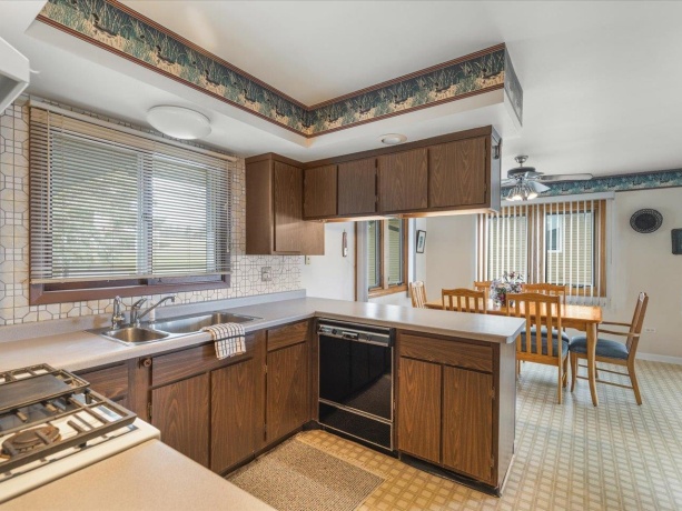 840 Breckenboro, LAKE SUMMERSET, Illinois 61019, 4 Bedrooms Bedrooms, ,3 BathroomsBathrooms,House,For Sale,Breckenboro,202601461