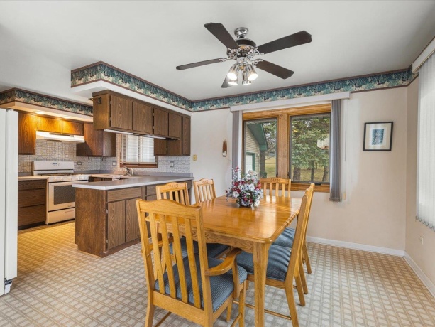 840 Breckenboro, LAKE SUMMERSET, Illinois 61019, 4 Bedrooms Bedrooms, ,3 BathroomsBathrooms,House,For Sale,Breckenboro,202601461