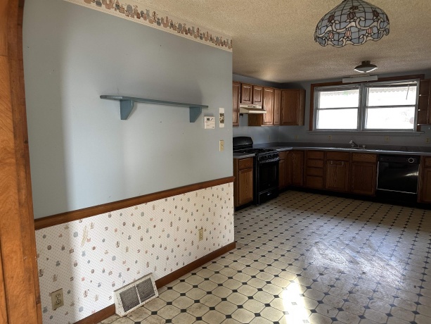 804 4th, SAVANNA, Illinois 61074, 2 Bedrooms Bedrooms, ,2 BathroomsBathrooms,House,For Sale,4th,202601462