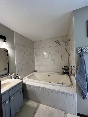 300 LAMPLIGHTER, POPLAR GROVE, Illinois 61065, 4 Bedrooms Bedrooms, ,3 BathroomsBathrooms,House,For Sale,LAMPLIGHTER,202601274