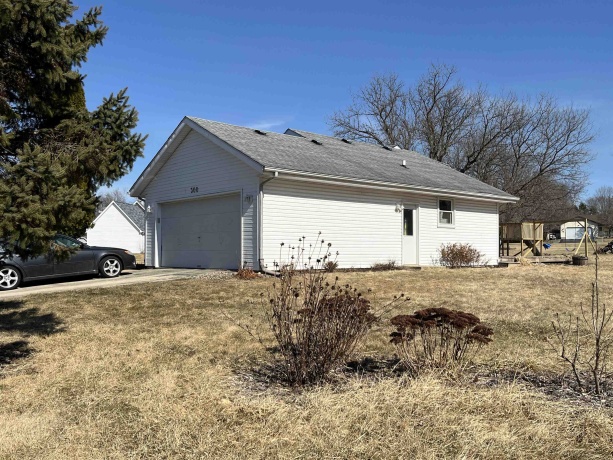 300 LAMPLIGHTER, POPLAR GROVE, Illinois 61065, 4 Bedrooms Bedrooms, ,3 BathroomsBathrooms,House,For Sale,LAMPLIGHTER,202601274