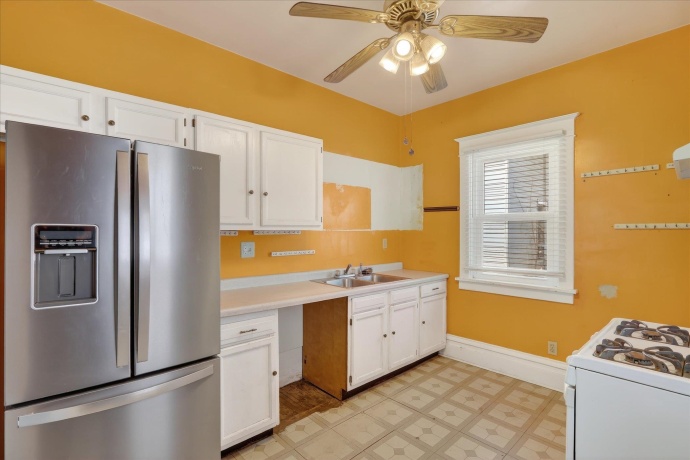 1427 Court, ROCKFORD, Illinois 61103, 3 Bedrooms Bedrooms, ,1 BathroomBathrooms,House,For Sale,Court,202601463