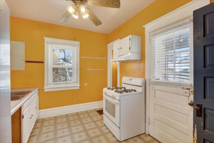 1427 Court, ROCKFORD, Illinois 61103, 3 Bedrooms Bedrooms, ,1 BathroomBathrooms,House,For Sale,Court,202601463