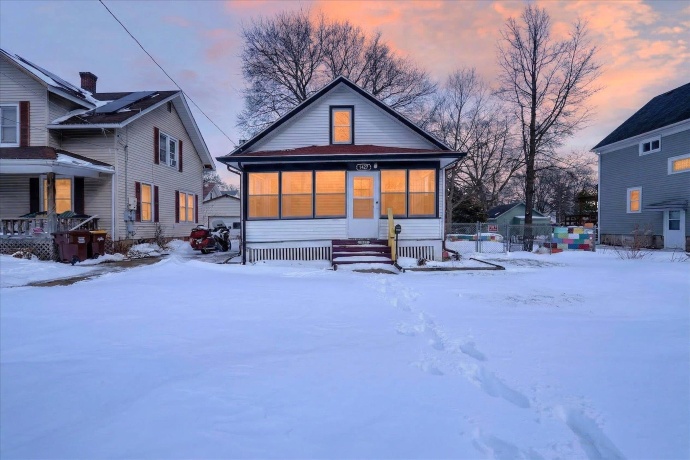 1427 Court, ROCKFORD, Illinois 61103, 3 Bedrooms Bedrooms, ,1 BathroomBathrooms,House,For Sale,Court,202601463