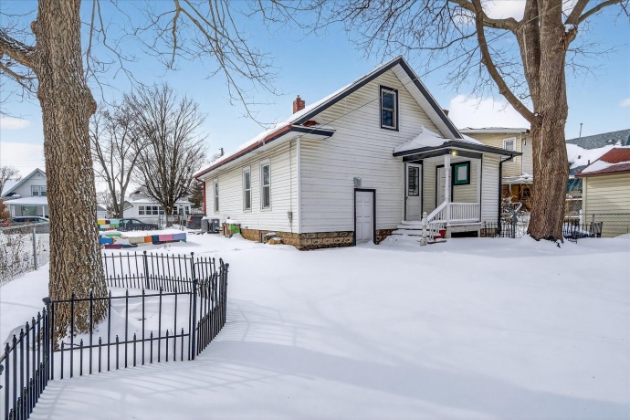 1427 Court, ROCKFORD, Illinois 61103, 3 Bedrooms Bedrooms, ,1 BathroomBathrooms,House,For Sale,Court,202601463