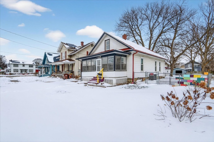 1427 Court, ROCKFORD, Illinois 61103, 3 Bedrooms Bedrooms, ,1 BathroomBathrooms,House,For Sale,Court,202601463