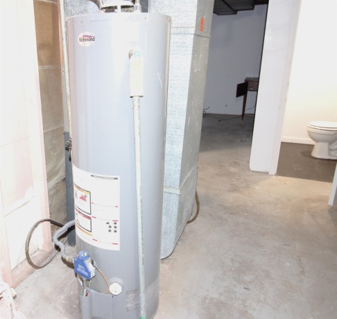 915 Hoban, ROCKFORD, Illinois 61101, 3 Bedrooms Bedrooms, ,1 BathroomBathrooms,House,For Sale,Hoban,202601467