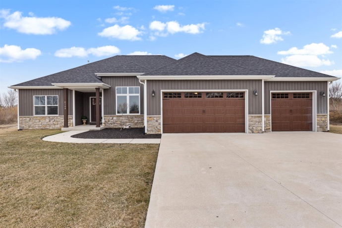 4144 Trimble, ROCKFORD, Illinois 61102, 3 Bedrooms Bedrooms, ,2 BathroomsBathrooms,House,For Sale,Trimble,202601468