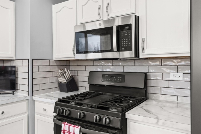 1101 Lindsay, JOLIET, Illinois 60431, 4 Bedrooms Bedrooms, ,3 BathroomsBathrooms,House,For Sale,Lindsay,202600664