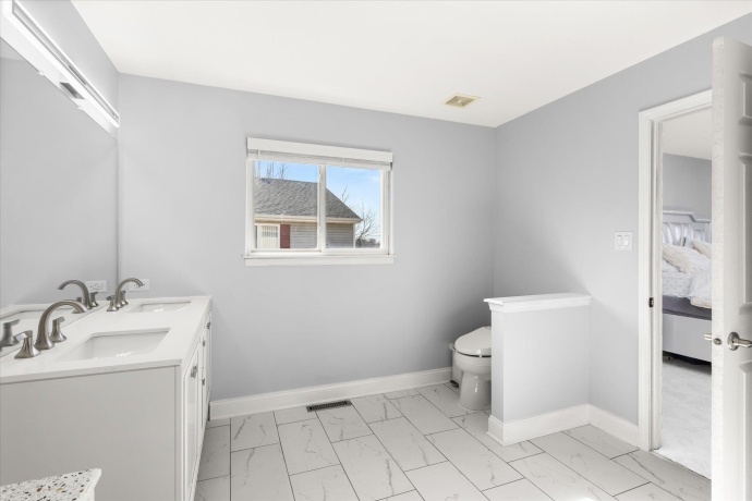 1101 Lindsay, JOLIET, Illinois 60431, 4 Bedrooms Bedrooms, ,3 BathroomsBathrooms,House,For Sale,Lindsay,202600664