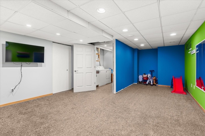 1101 Lindsay, JOLIET, Illinois 60431, 4 Bedrooms Bedrooms, ,3 BathroomsBathrooms,House,For Sale,Lindsay,202600664