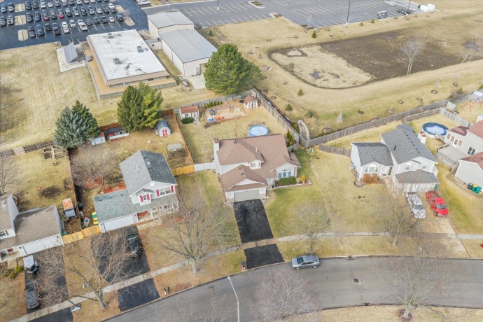 1101 Lindsay, JOLIET, Illinois 60431, 4 Bedrooms Bedrooms, ,3 BathroomsBathrooms,House,For Sale,Lindsay,202600664