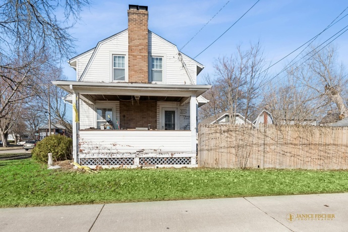 717 Ellis, ROCKFORD, Illinois 61103, 2 Bedrooms Bedrooms, ,1 BathroomBathrooms,House,For Sale,Ellis,202601474