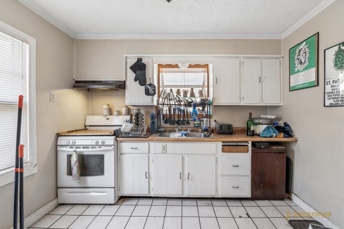 717 Ellis, ROCKFORD, Illinois 61103, 2 Bedrooms Bedrooms, ,1 BathroomBathrooms,House,For Sale,Ellis,202601474