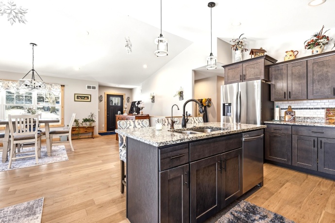 3A96 General Sherman, APPLE RIVER, Illinois 61001, 4 Bedrooms Bedrooms, ,3 BathroomsBathrooms,House,For Sale,General Sherman,202601476