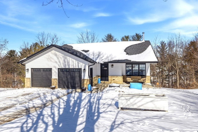 3A96 General Sherman, APPLE RIVER, Illinois 61001, 4 Bedrooms Bedrooms, ,3 BathroomsBathrooms,House,For Sale,General Sherman,202601476